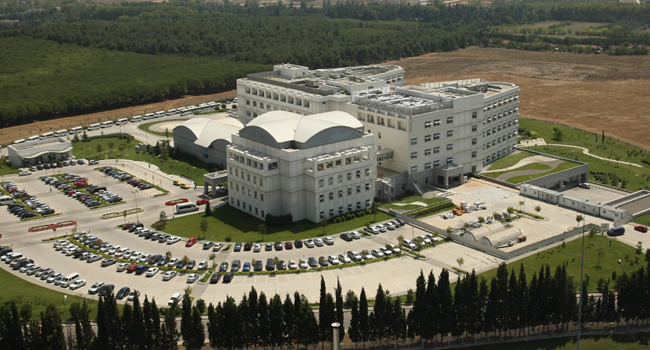 http://www.medical-trip.com/wp-content/uploads/2008/10/turkey-cyberknife-hospital.jpg